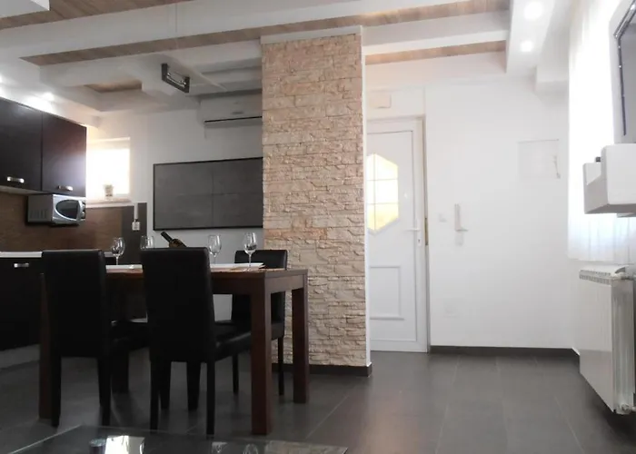 Ines 2 Apartment Pula