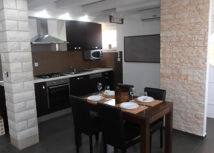 Apartment Ines 2 *
